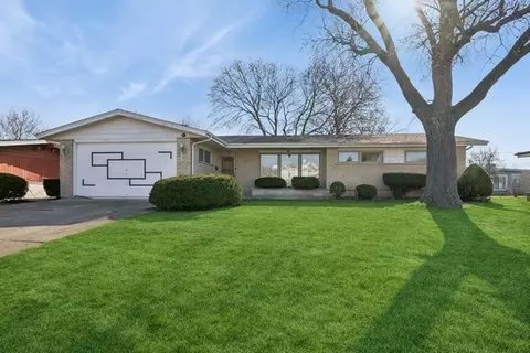 5623 N Manor Ln, Chicago, IL 60631