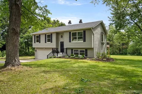 7 N775 Lilac Ln, Saint Charles, IL 60175