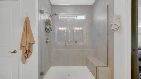 Bath - 16002 S Selfridge Cir, Plainfield, IL 60586 photo 2 of 3