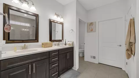 Bath - 16002 S Selfridge Cir, Plainfield, IL 60586 photo 1 of 3