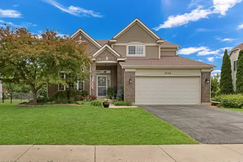 1648 Normandy Woods Ct, Grayslake, IL 60030