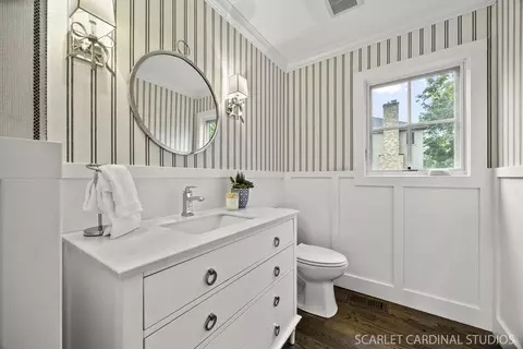 Bath - 112 Danada Dr, Wheaton, IL 60189 photo 1 of 5