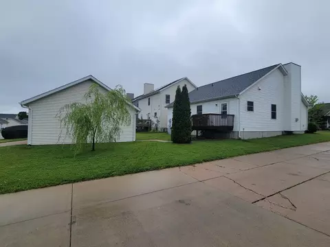 Exterior - 1117 Abercorn St, Normal, IL 61761 photo 4 of 5