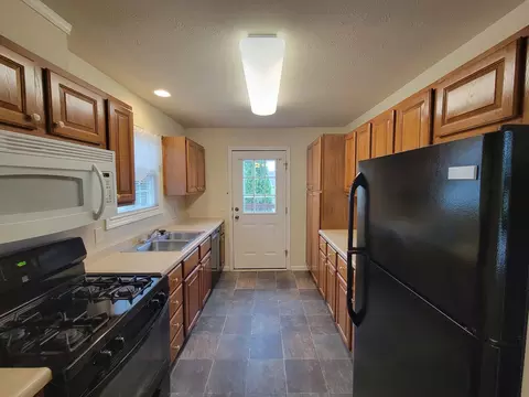 Kitchen - 1117 Abercorn St, Normal, IL 61761 photo 2 of 2