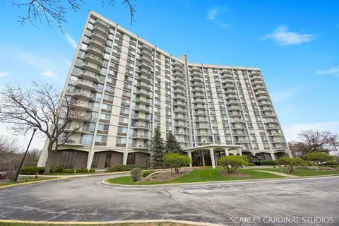 40 N Tower Rd #5B, Oak Brook, IL 60523