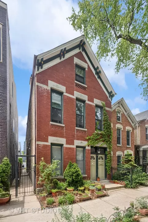 862 N Hermitage Ave, Chicago, IL 60622