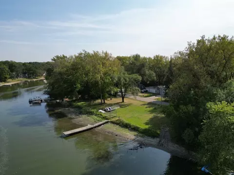 2425 W Riverside Dr, Mchenry, IL 60050 photo 26