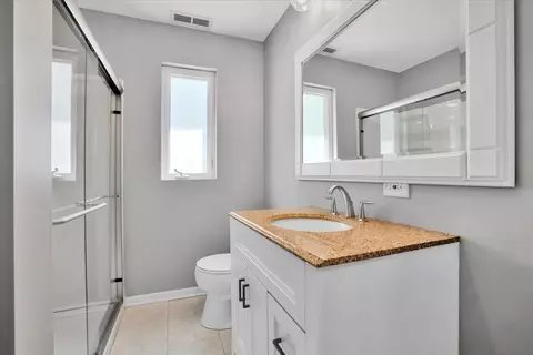 2425 W Riverside Dr, Mchenry, IL 60050 photo 7