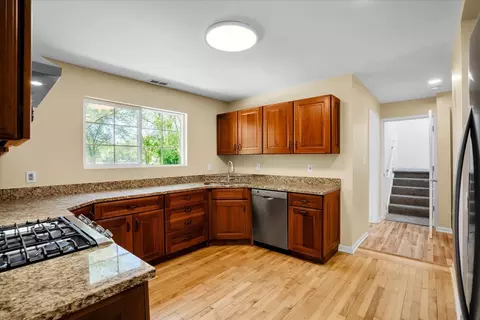 2425 W Riverside Dr, Mchenry, IL 60050 photo 16