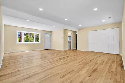 2425 W Riverside Dr, Mchenry, IL 60050 photo 5