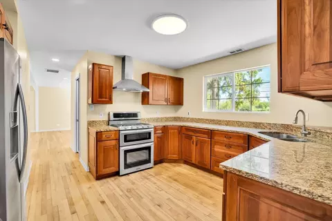 2425 W Riverside Dr, Mchenry, IL 60050 photo 9