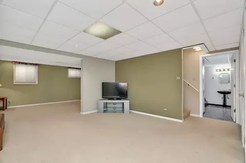 Living - 910 N Dovington Dr, Hoffman Estates, IL 60169 photo 7 of 7