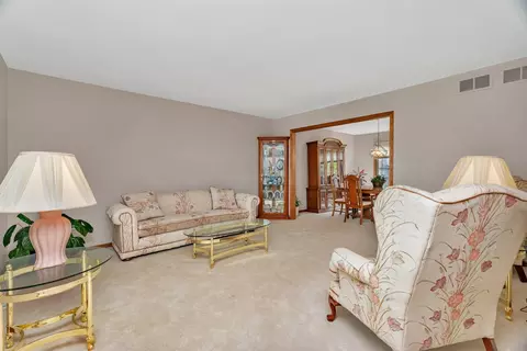 Living - 910 N Dovington Dr, Hoffman Estates, IL 60169 photo 1 of 7