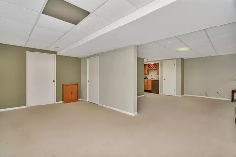 Other - 910 N Dovington Dr, Hoffman Estates, IL 60169 photo 4 of 6