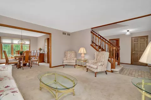 Living - 910 N Dovington Dr, Hoffman Estates, IL 60169 photo 2 of 7