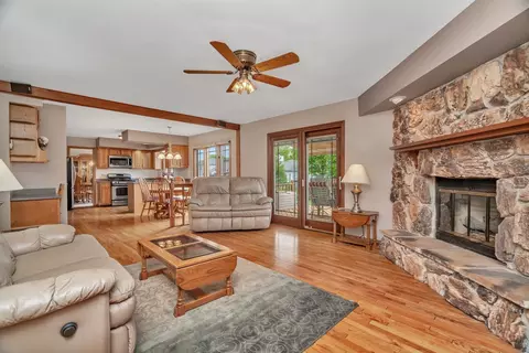Living - 910 N Dovington Dr, Hoffman Estates, IL 60169 photo 5 of 7