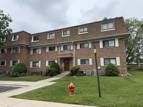 4100 Cove Ln #F, Glenview, IL 60025