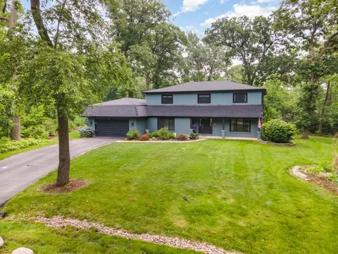 1516 Blackberry Cir, Naperville, IL 60565
