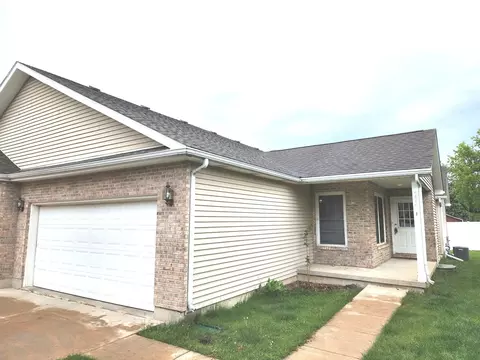 532 S Elizabeth St, Maple Park, IL 60151