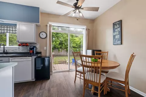 2722 Hoffman St, Plano, IL 60545 photo 4