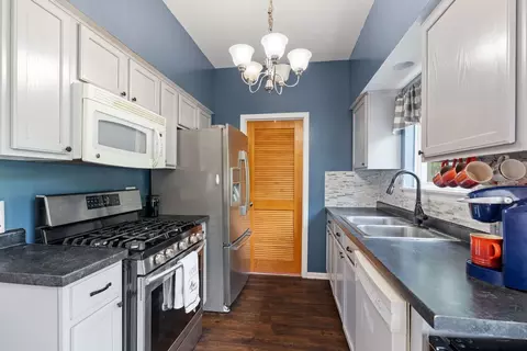 2722 Hoffman St, Plano, IL 60545 photo 5