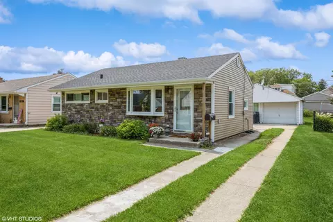 4338 Fishermans Ter, Lyons, IL 60534