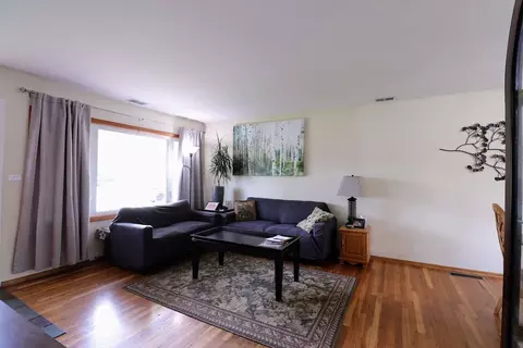 80 Flagstaff Ln, Hoffman Estates, IL 60169 photo 4