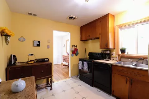 80 Flagstaff Ln, Hoffman Estates, IL 60169 photo 9
