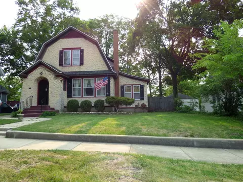 21 Woodland Ave, Elgin, IL 60123