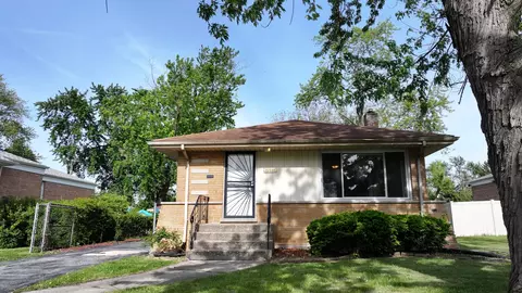 15965 Debbie Ln, South Holland, IL 60473