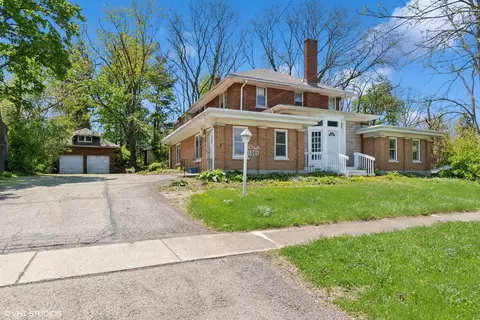 1005 Division St, Lisle, IL 60532