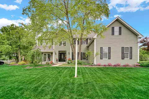 31200 Prairie Ridge Rd, Green Oaks, IL 60048