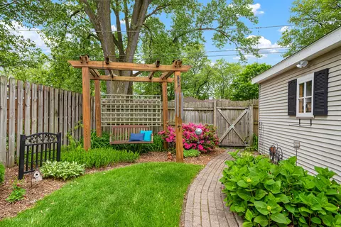 Exterior - 17918 Ridgewood Ave, Lansing, IL 60438 photo 4 of 5
