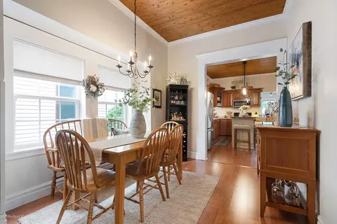 Dining - 17918 Ridgewood Ave, Lansing, IL 60438 photo 2 of 2