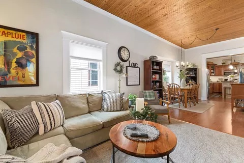 Living - 17918 Ridgewood Ave, Lansing, IL 60438 photo 1 of 2