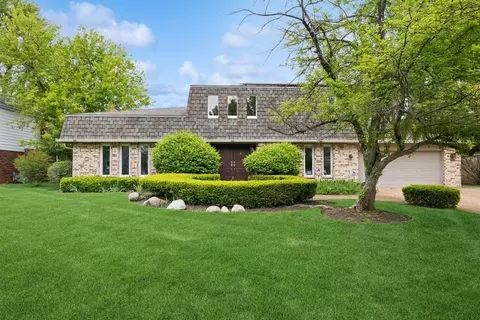3085 Centennial Ln, Highland Park, IL 60035