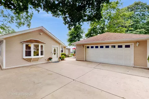 1385 E Forest Ave, Des Plaines, IL 60018