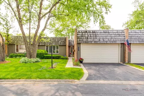 2045 Plymouth Ln, Northbrook, IL 60062