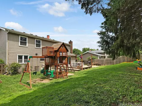 Exterior - 5501 Abbey Dr, Mchenry, IL 60050 photo 5 of 5