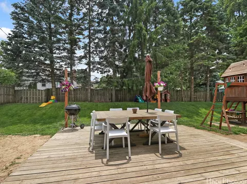 Exterior - 5501 Abbey Dr, Mchenry, IL 60050 photo 2 of 5