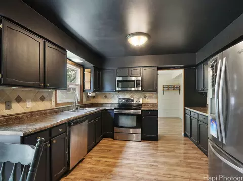 Kitchen - 5501 Abbey Dr, Mchenry, IL 60050 photo 1 of 3