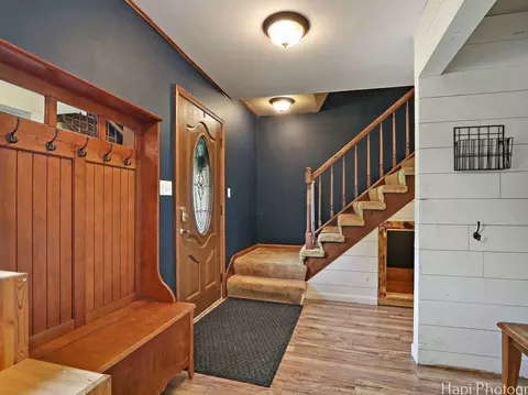 Entry Way - 5501 Abbey Dr, Mchenry, IL 60050 photo 1 of 1