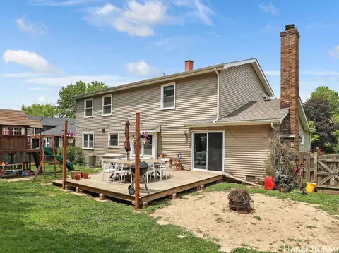 Exterior - 5501 Abbey Dr, Mchenry, IL 60050 photo 4 of 5