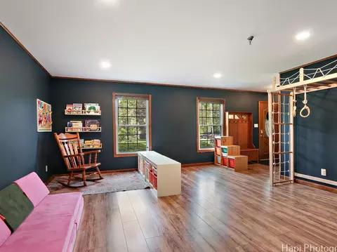 Living - 5501 Abbey Dr, Mchenry, IL 60050 photo 1 of 2