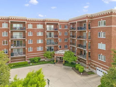 405 W Front St #504, Wheaton, IL 60187