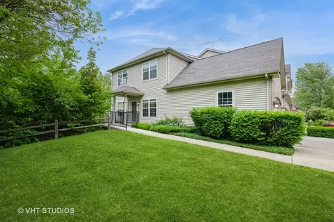 2686 Cobblestone Dr, Prairie Grove, IL 60012