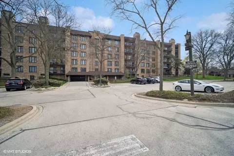 1771 Mission Hills Rd #512, Northbrook, IL 60062