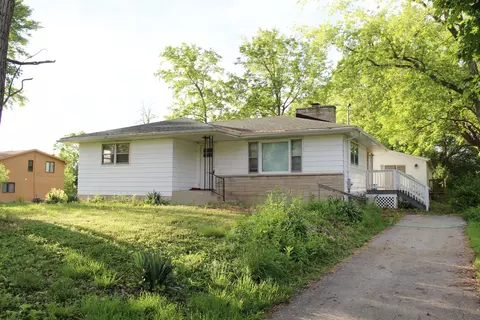 2549 Golf Rd, Joliet, IL 60432