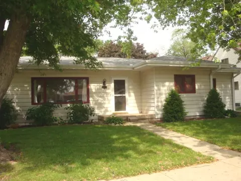 205 S Fifth St, Cissna Park, IL 60924
