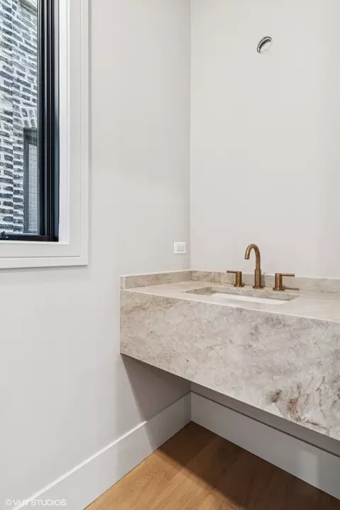 851 W Wolfram St #1, Chicago, IL 60657 photo 34